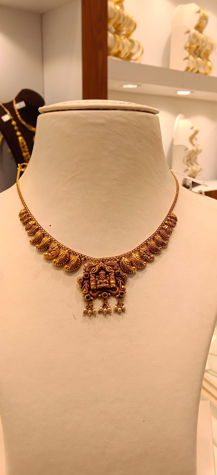 Neckles 